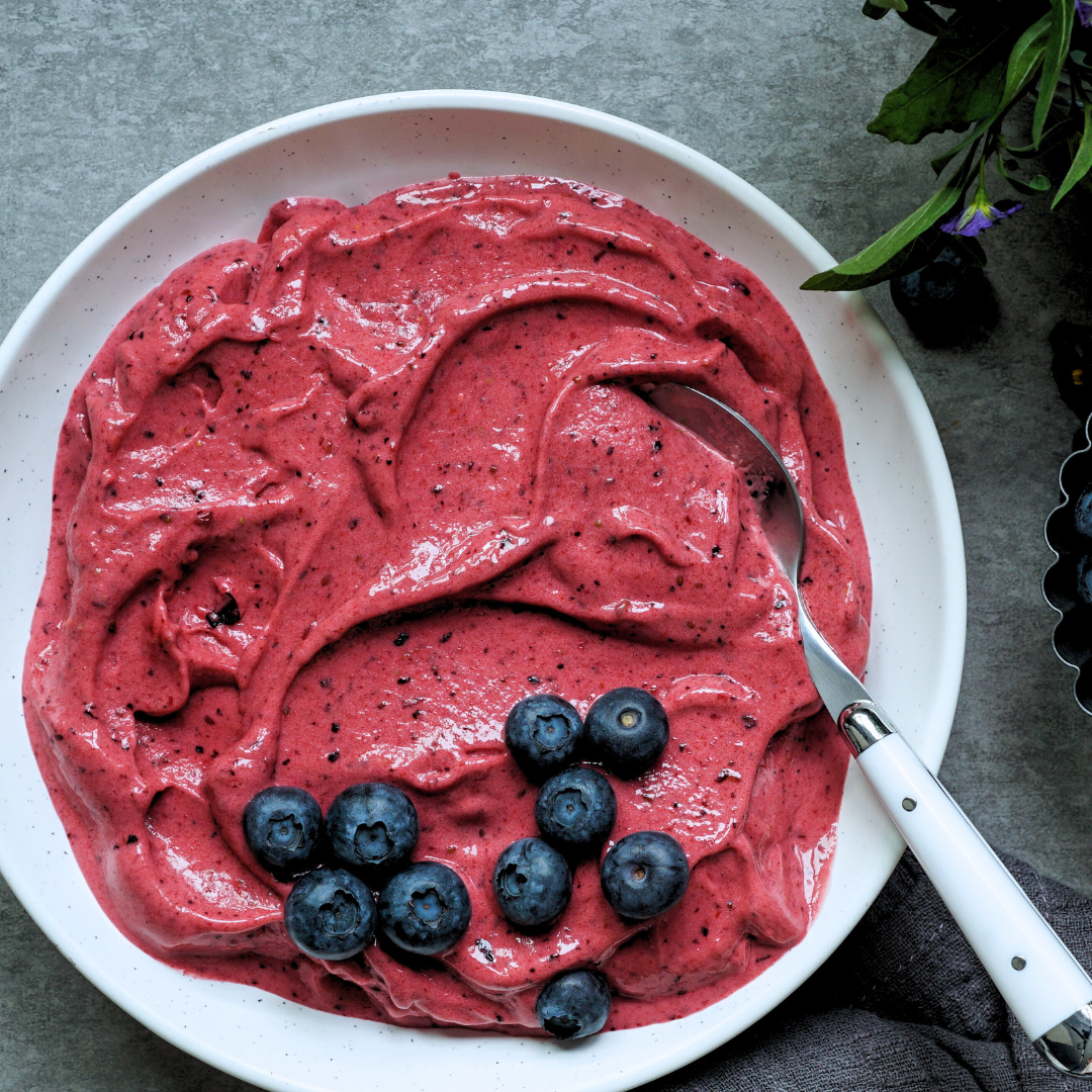 Antioxidant-rich Blueberry Cacao Smoothie