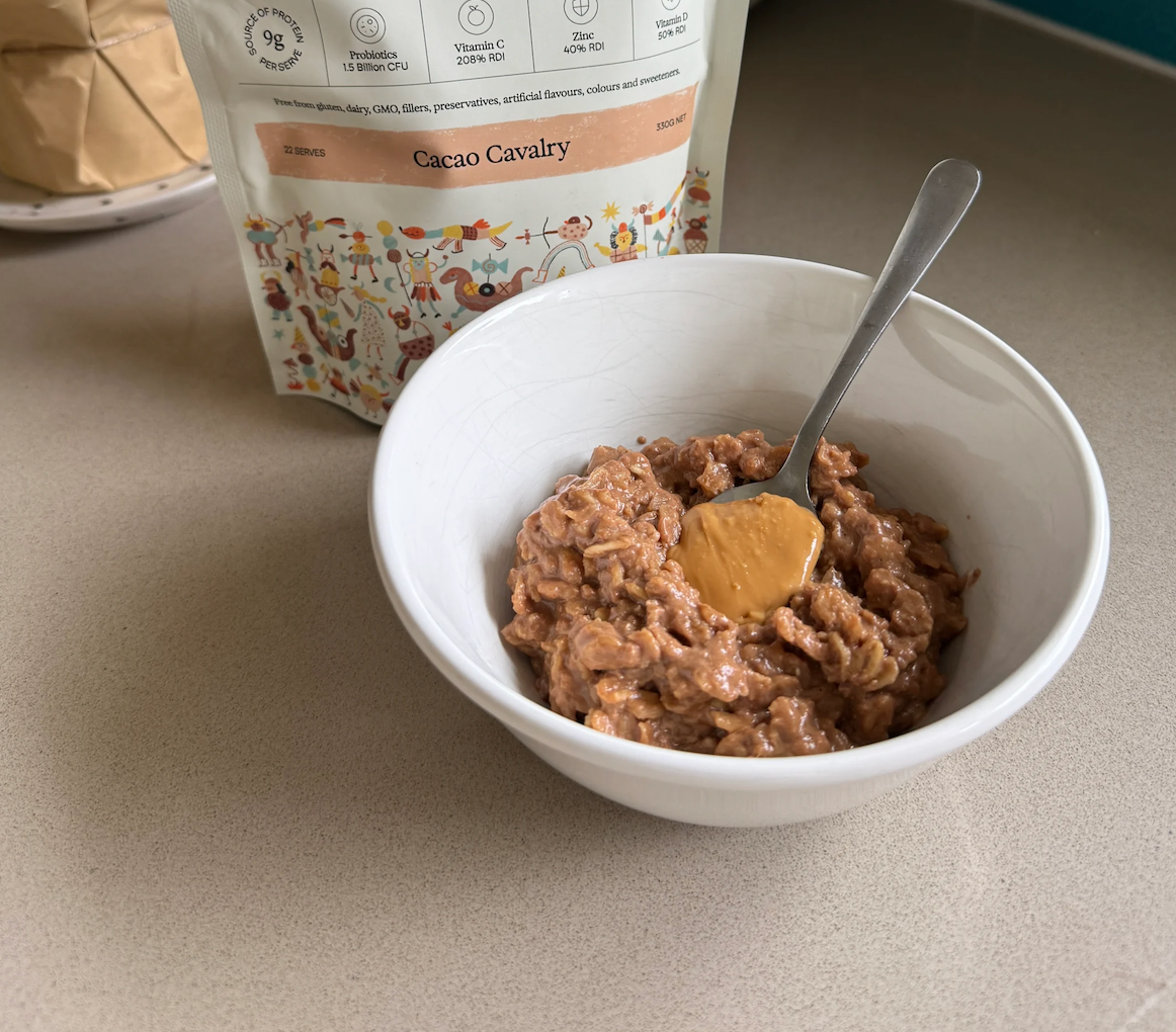 Easy Chocolate Protein Oats (Super Creamy!)